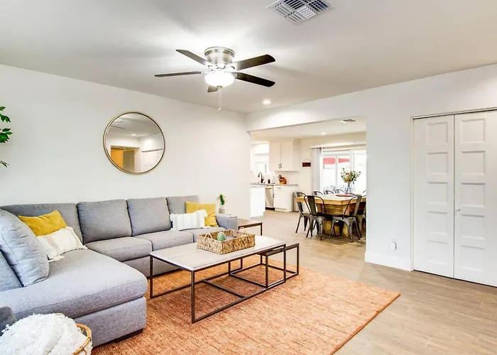 Modern Comforts Near Old Town And Asu Dom wakacyjny *